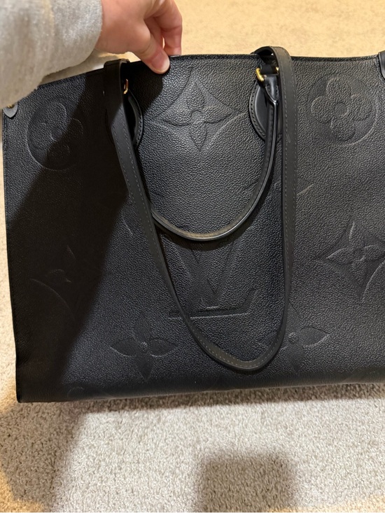 Louis Vuitton Handbags - Louis Vuitton Black On the GO GM
